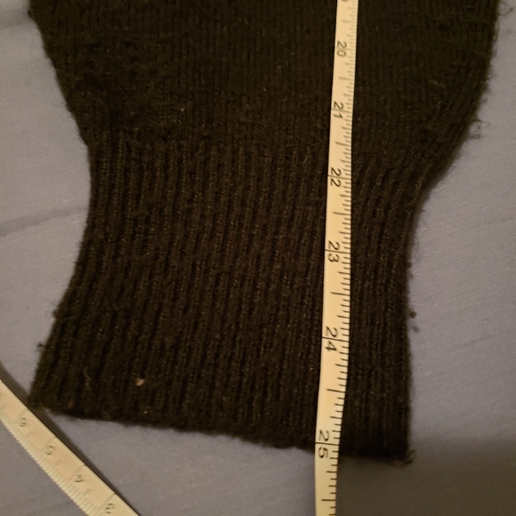 H&M Size M Black Cropped Fuzzy Cardigan - Picture 5 of 6